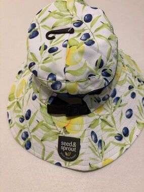Seed & Sprout Kids' White Floral Bucket Hat - Yellow & Navy